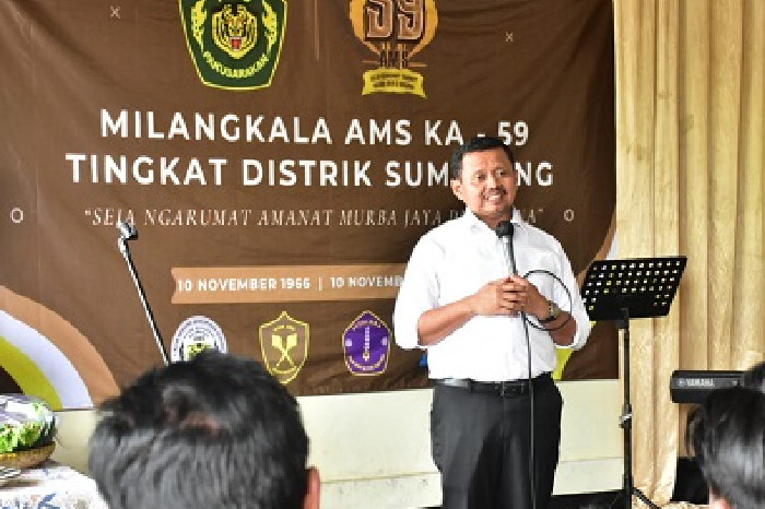 Bupati Sumedang Dony Ahmad Munir 