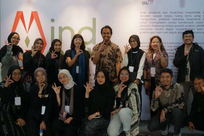 Inovasi Restoratif Budaya: Telkom University Integrasikan Wastra ke Industri Kreatif