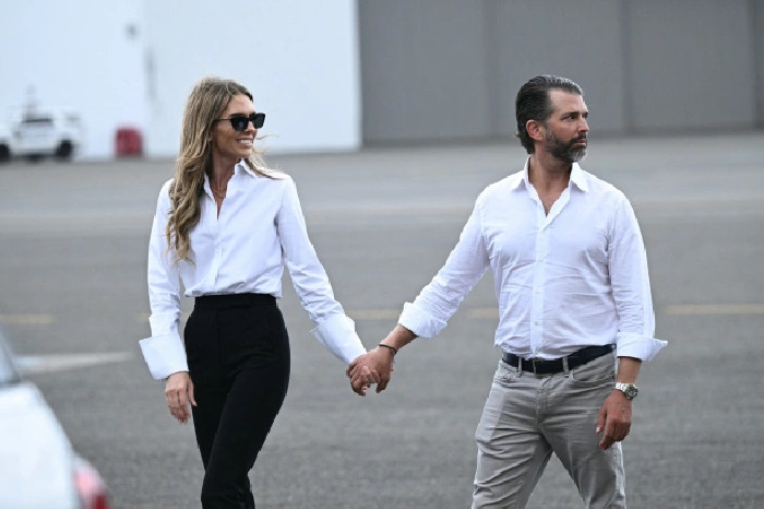 Donald Trump Jr. dan pacarnya Bettina Anderson di New Jersey pada 13 Juli. Foto: AFP