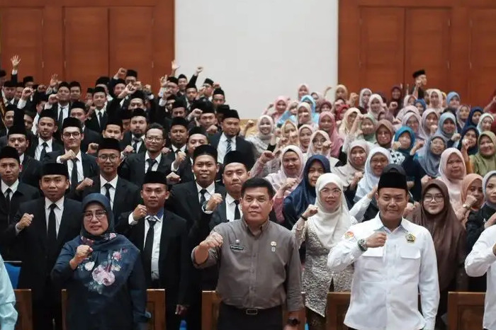 Kegiatan Refleksi dan Tasyakuran Kelulusan PPG Batch 3 Tahun 2025 yang digelar di Aula Lantai 10, Gedung Dibaleka 2 Balai Kota Depok, Selasa (23/12/25). (Foto:Diskominfo)