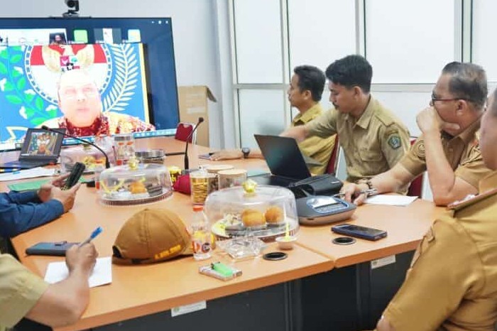 Sekda Kolaka Utara Pimpin Evaluasi Pengelolaan BUMD dan BLUD