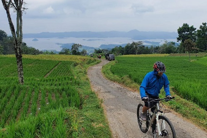 Akses Gunung Lingga Segera Diperbaiki, Pemkab Sumedang Alokasikan Rp1,6 Miliar untuk Jalan Cimarga