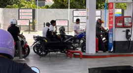 Antrean BBM di Kolaka Utara