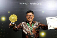 Bupati Pasaman Welly Suhery Terima UHC Award 2026