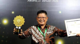 Bupati Pasaman Welly Suhery Terima UHC Award 2026