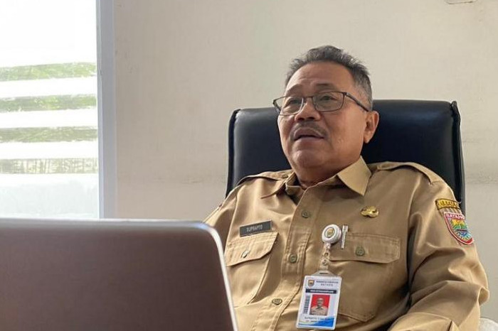 Kepala Disnaker Batang Suprapto