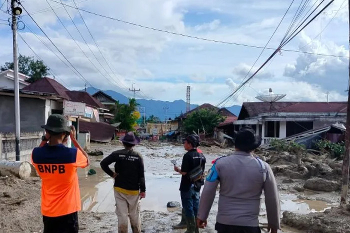Longsor Hulu Sungai Picu Banjir Bandang Berulang di Pasar Maninjau (ANTARA)