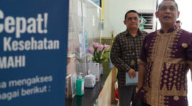 Plt. Bupati Bekasi, dr. Asep Surya Atmaja, melakukan inspeksi mendadak (sidak) ke sejumlah perangkat daerah dan kecamatan