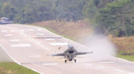 F-16 dan Super Tucano Mendarat di Tol JTTS, Uji Highway Strip Sukses