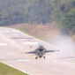 F-16 dan Super Tucano Mendarat di Tol JTTS, Uji Highway Strip Sukses