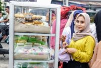 Pasar Takjil Lambaro Ramai Hari Pertama Puasa, Pedagang Cepat Ludes