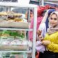Pasar Takjil Lambaro Ramai Hari Pertama Puasa, Pedagang Cepat Ludes