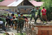 TNI dan Warga Percepat Jembatan Perintis Garuda Pesisir Selatan