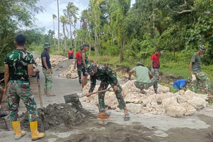 TMMD Morotai Bangun Drainase Gotalamo, Satgas Pasang Mal dan Cor Bertahap