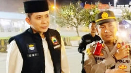 Tengah Malam di Bakauheni, Egi Menyapa Pemotor yang Tetap Mudik