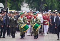 Panglima TNI Pimpin Prosesi Penyerahan Jenazah dan Pemakaman Try Sutrisno