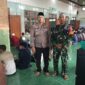 Babinsa dan Bhabinkamtibmas Amankan Salat Id di Masjid Baitur Rohman