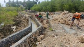 TMMD Morotai Bangun Drainase Gotalamo, Warga Terlibat Gotong Royong