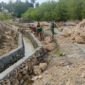 TMMD Morotai Bangun Drainase Gotalamo, Warga Terlibat Gotong Royong