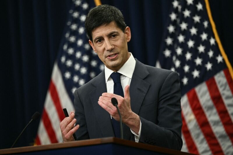Presiden Fed Kevin Warsh saat konferensi pers pada 17 Juni 2016 di Washington. Foto: AFP